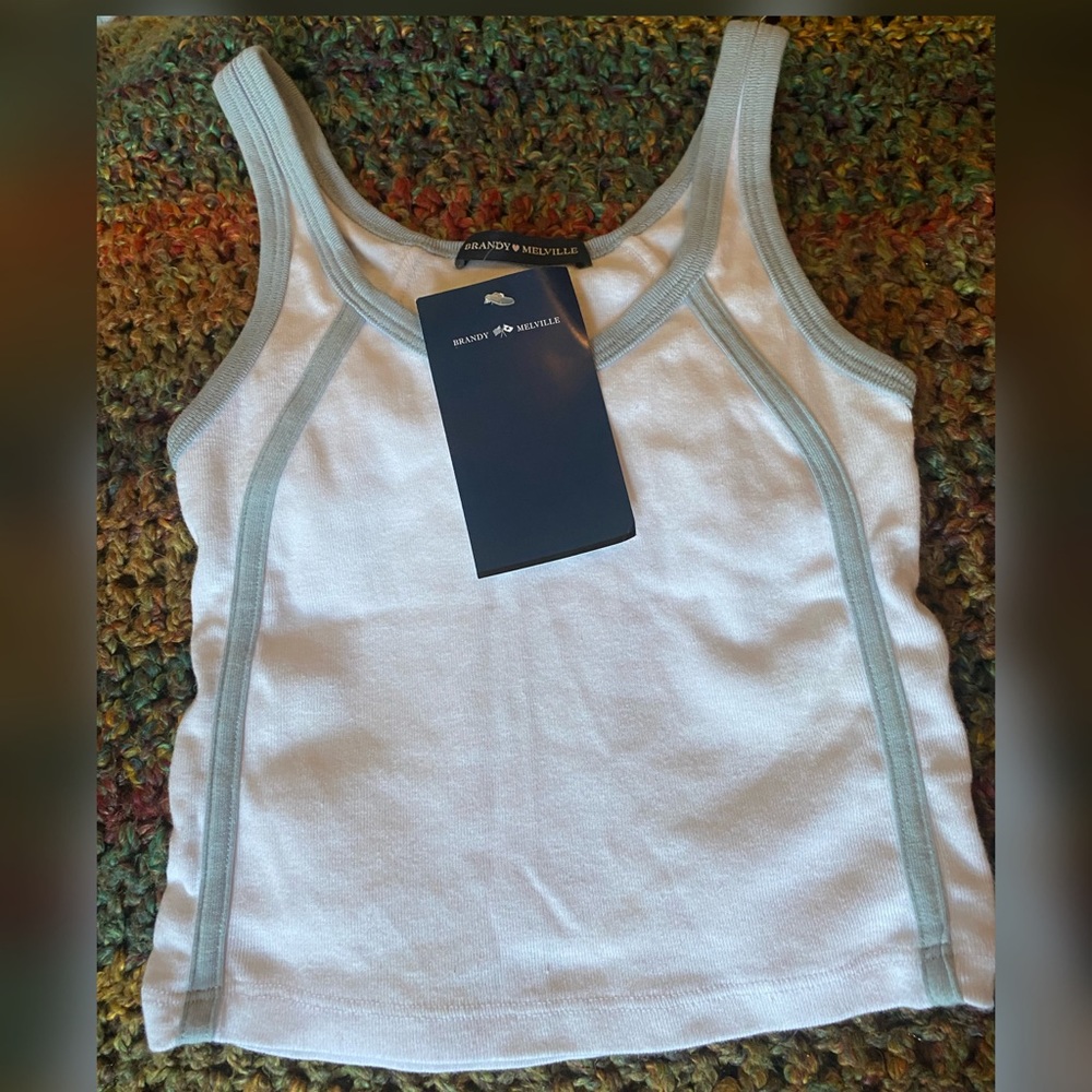 Brandy Melville Crop Top Bundle - Picture 3 of 4